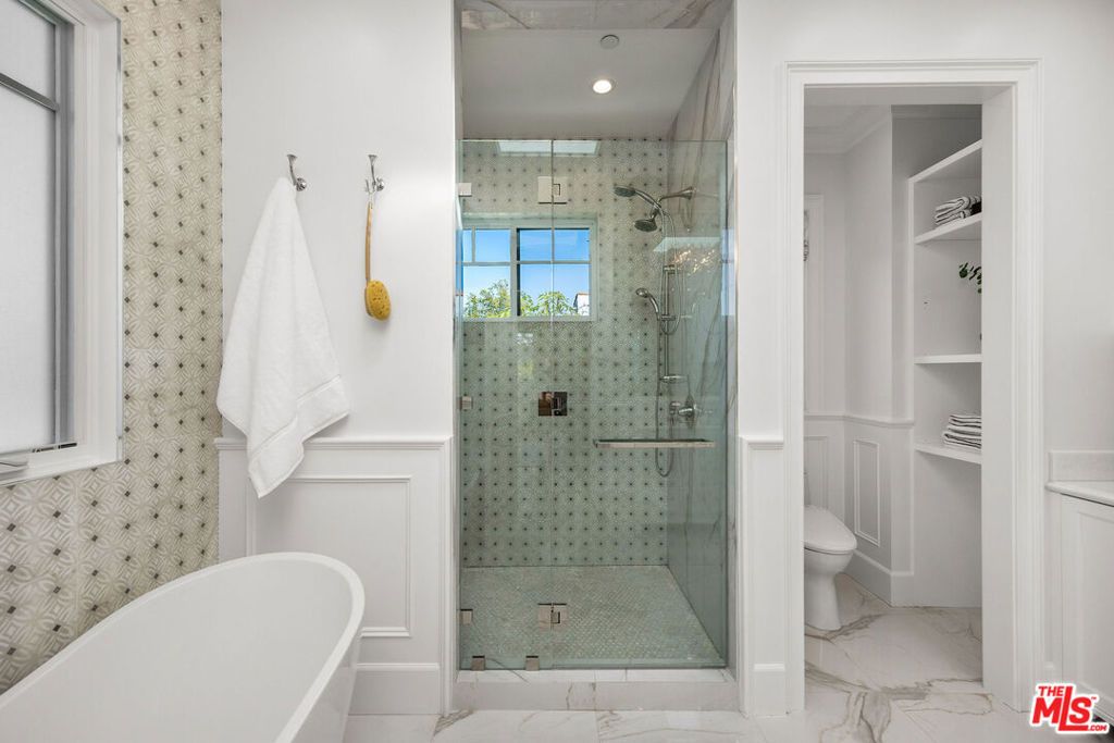 Image 35 of property listing at 6227 W 5th Street, Los Angeles, CA 90048