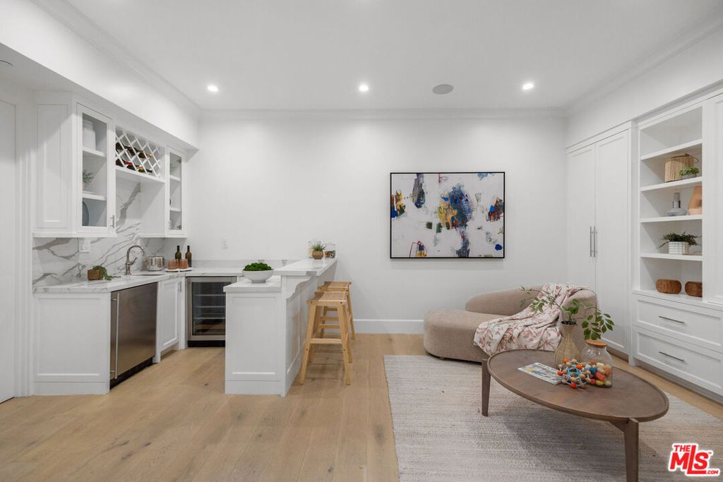 Image 42 of property listing at 6227 W 5th Street, Los Angeles, CA 90048