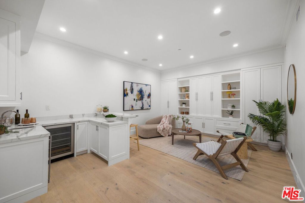 Image 43 of property listing at 6227 W 5th Street, Los Angeles, CA 90048