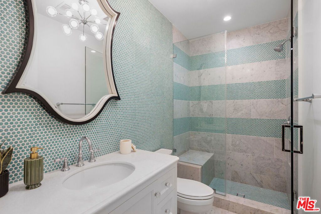 Image 44 of property listing at 6227 W 5th Street, Los Angeles, CA 90048