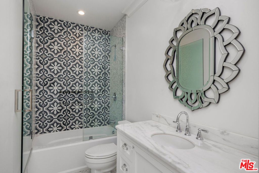 Image 48 of property listing at 6227 W 5th Street, Los Angeles, CA 90048