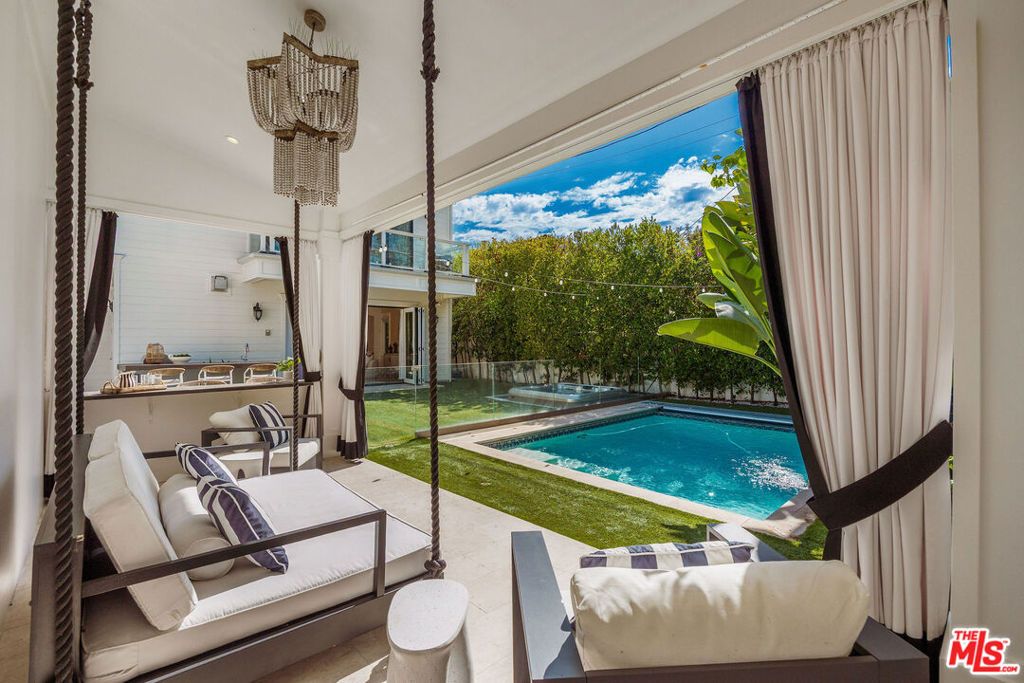 Image 50 of property listing at 6227 W 5th Street, Los Angeles, CA 90048