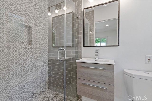 10215 Casaba, Chatsworth (los Angeles), CA 91311