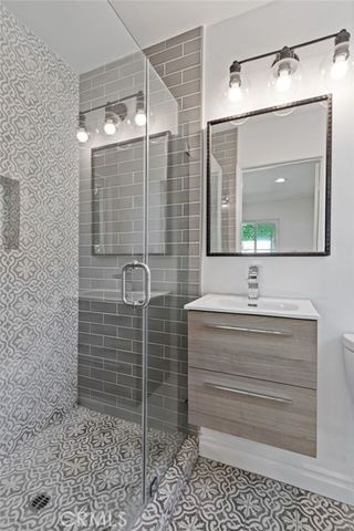 10215 Casaba, Chatsworth (los Angeles), CA 91311