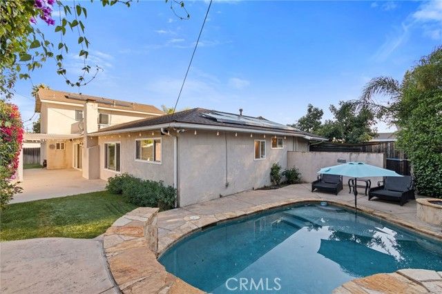 10215 Casaba, Chatsworth (los Angeles), CA 91311