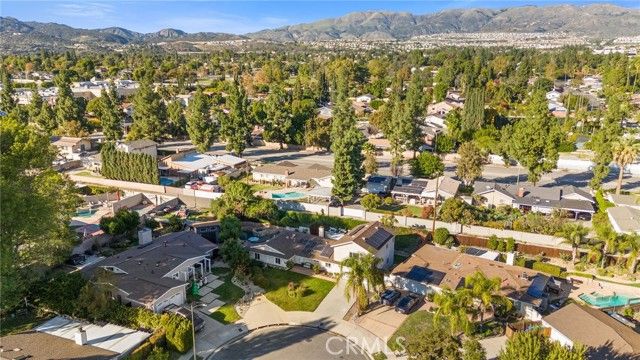 10215 Casaba, Chatsworth (los Angeles), CA 91311