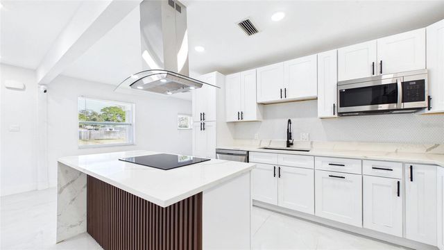 1778 NEW HAMPSHIRE AVENUE NE, St Petersburg, FL 33703