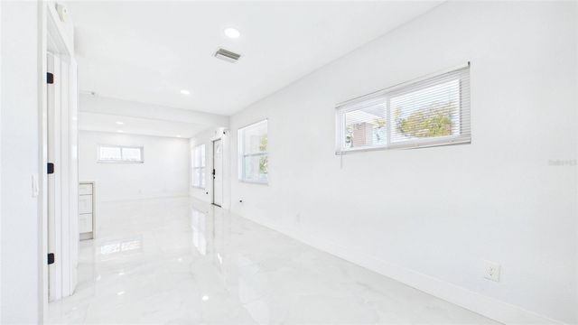 1778 NEW HAMPSHIRE AVENUE NE, St Petersburg, FL 33703