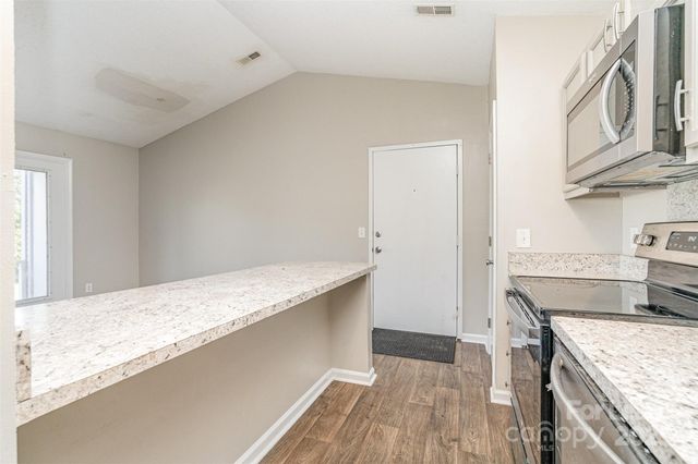 6165 Meadow Rose Lane, Charlotte, NC 28215