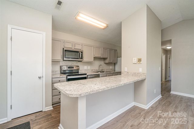 6165 Meadow Rose Lane, Charlotte, NC 28215