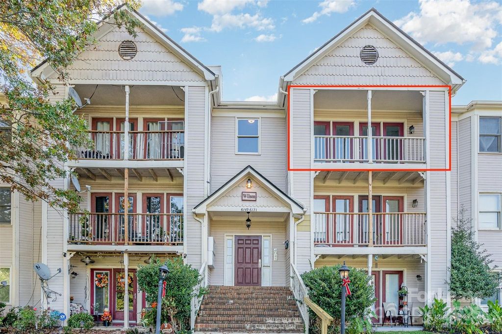 6165 Meadow Rose Lane, Charlotte, NC 28215