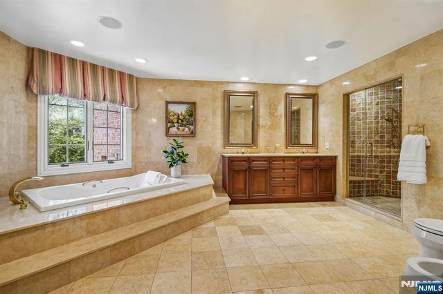 7 Jean Drive, Englewood Cliffs, NJ 07632