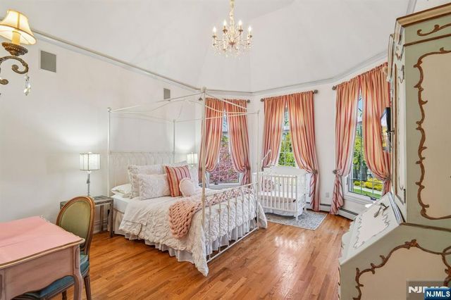 7 Jean Drive, Englewood Cliffs, NJ 07632