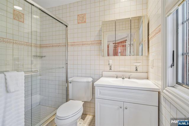 7 Jean Drive, Englewood Cliffs, NJ 07632