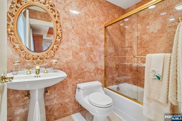 7 Jean Drive, Englewood Cliffs, NJ 07632