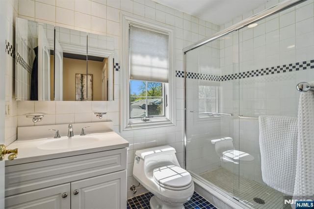 7 Jean Drive, Englewood Cliffs, NJ 07632