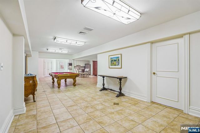 7 Jean Drive, Englewood Cliffs, NJ 07632