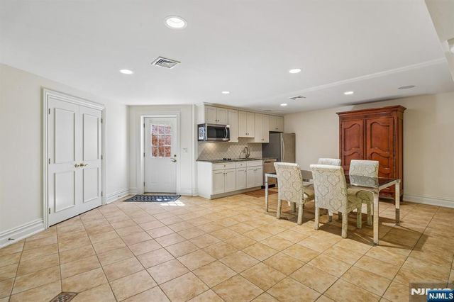 7 Jean Drive, Englewood Cliffs, NJ 07632