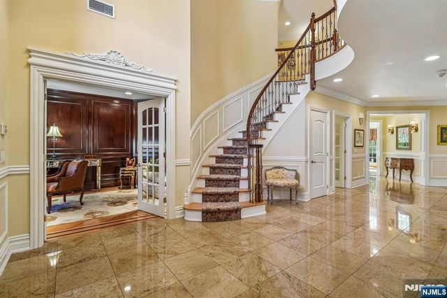 7 Jean Drive, Englewood Cliffs, NJ 07632