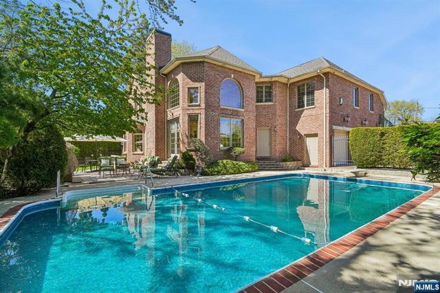 7 Jean Drive, Englewood Cliffs, NJ 07632
