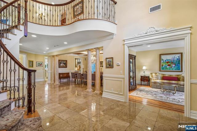 7 Jean Drive, Englewood Cliffs, NJ 07632