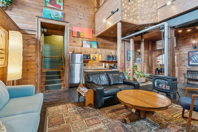 26 Howland St, Plymouth, MA 02360