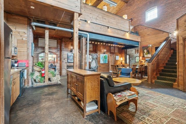 26 Howland St, Plymouth, MA 02360