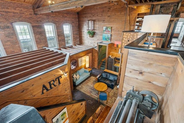 26 Howland St, Plymouth, MA 02360