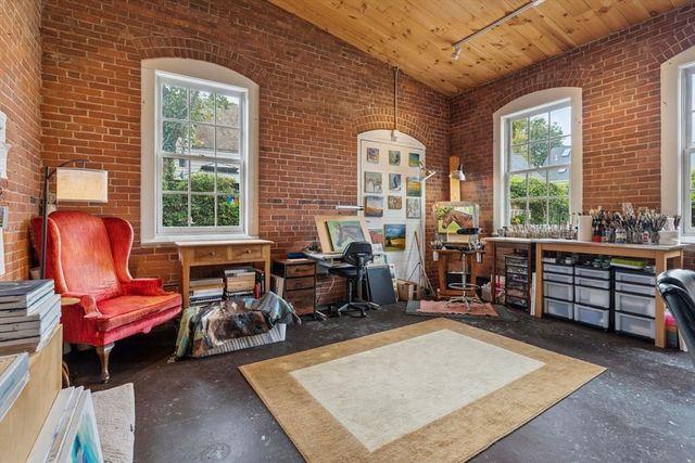 26 Howland St, Plymouth, MA 02360