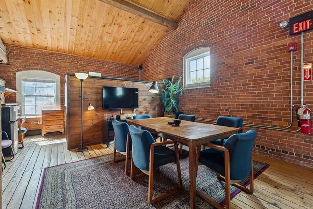 26 Howland St, Plymouth, MA 02360