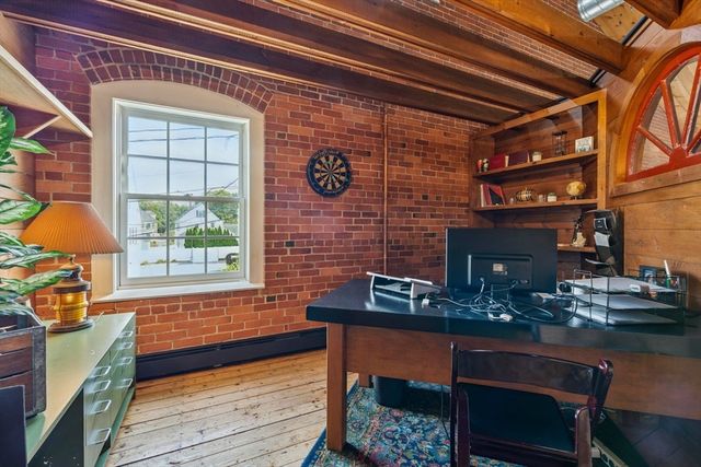 26 Howland St, Plymouth, MA 02360