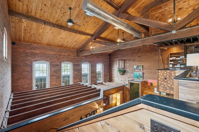 26 Howland St, Plymouth, MA 02360