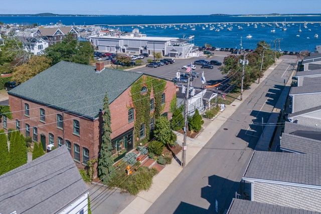 26 Howland St, Plymouth, MA 02360