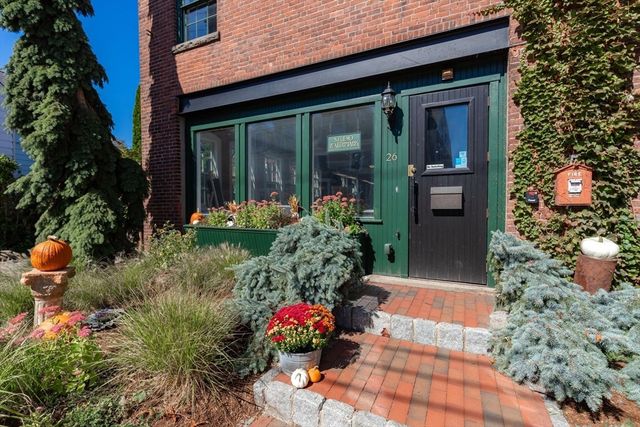 26 Howland St, Plymouth, MA 02360