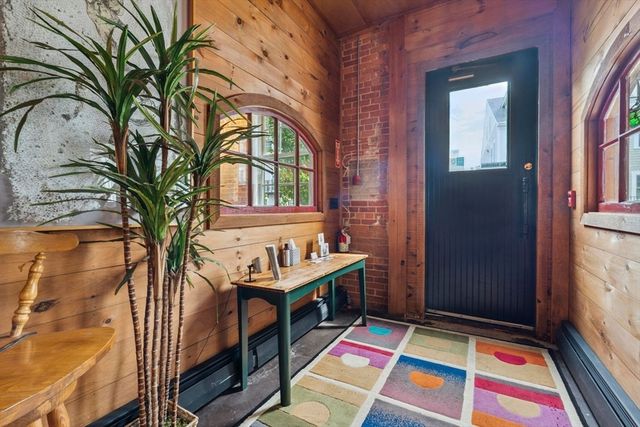 26 Howland St, Plymouth, MA 02360