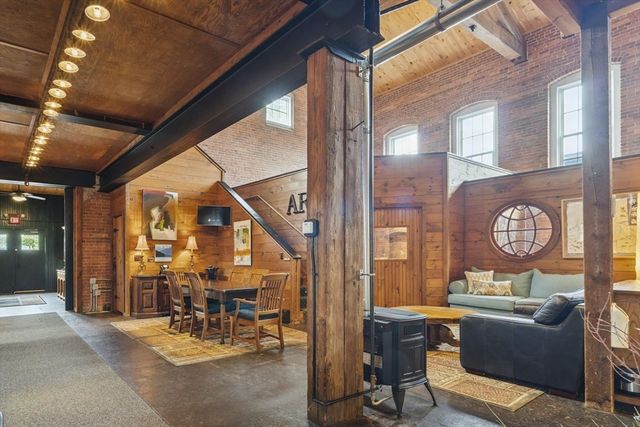 26 Howland St, Plymouth, MA 02360