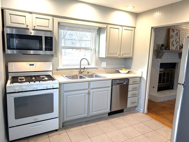 1106 N Main Street, Naperville, IL 60563