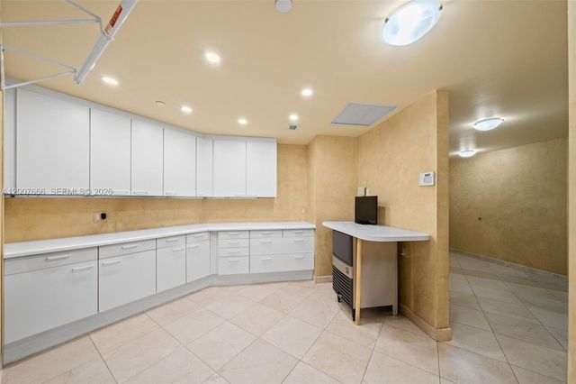 9999 Collins Ave 6G, Bal Harbour, FL 33154