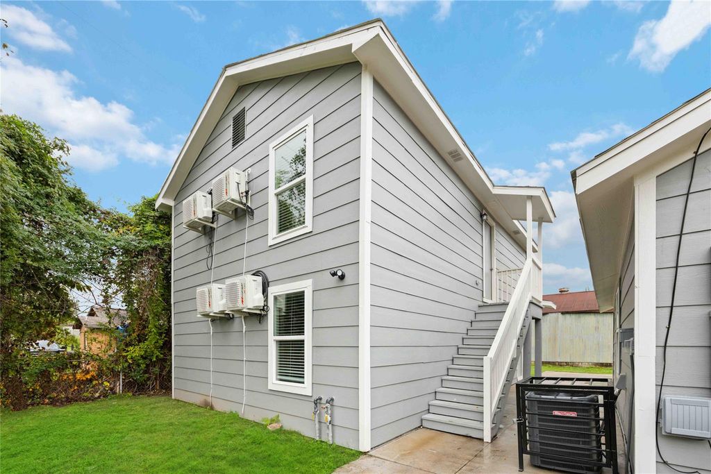 2816 Woodard Street A, Houston, TX 77026