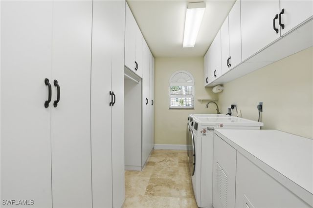 2544 SE 23rd PL, Cape Coral, FL 33904