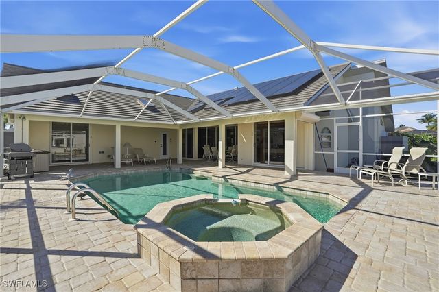 2544 SE 23rd PL, Cape Coral, FL 33904