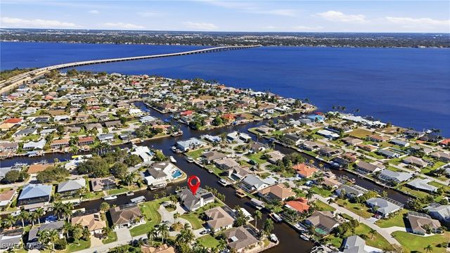 2544 SE 23rd PL, Cape Coral, FL 33904