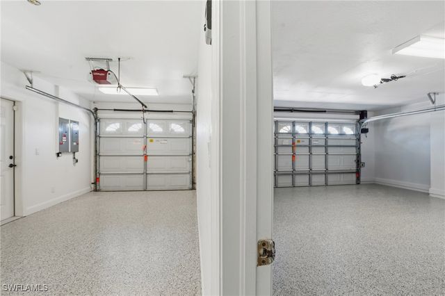 2544 SE 23rd PL, Cape Coral, FL 33904