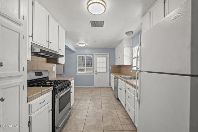 45014 17th Street W, Lancaster, CA 93534