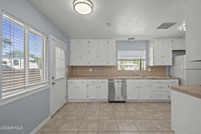 45014 17th Street W, Lancaster, CA 93534