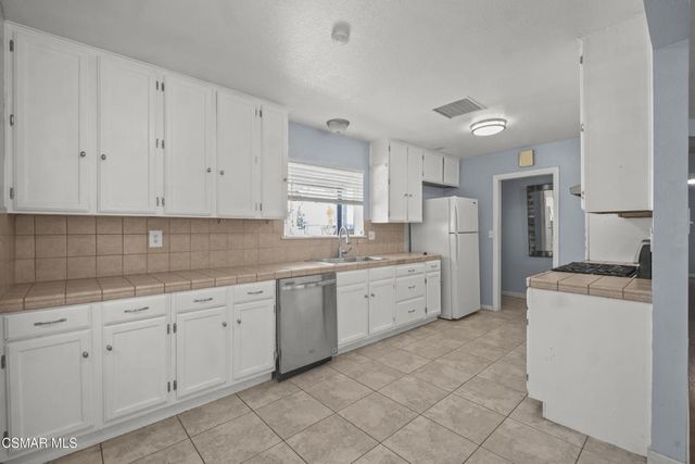 45014 17th Street W, Lancaster, CA 93534