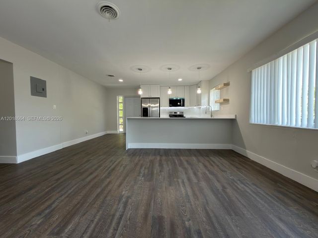 600 NW 18th St W-2, Fort Lauderdale, FL 33311