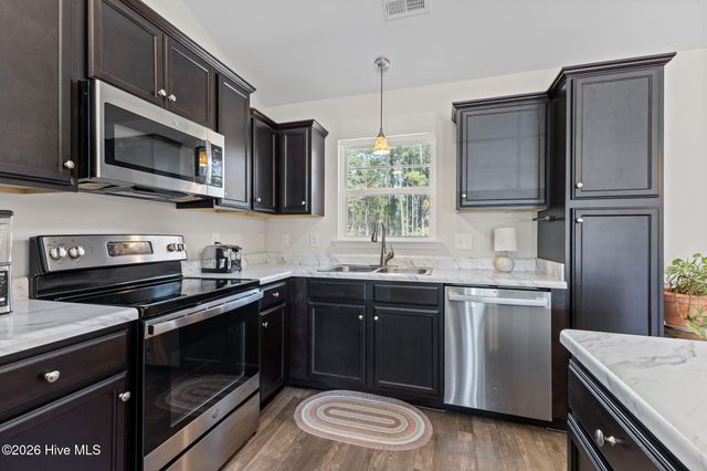 704 W Warner Court, Hubert, NC 28539