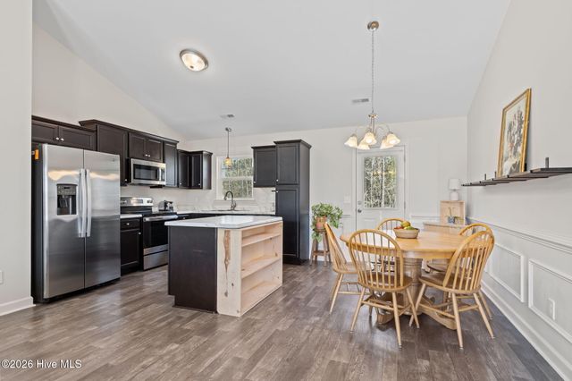 704 W Warner Court, Hubert, NC 28539