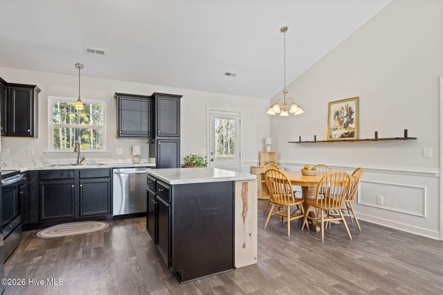 704 W Warner Court, Hubert, NC 28539